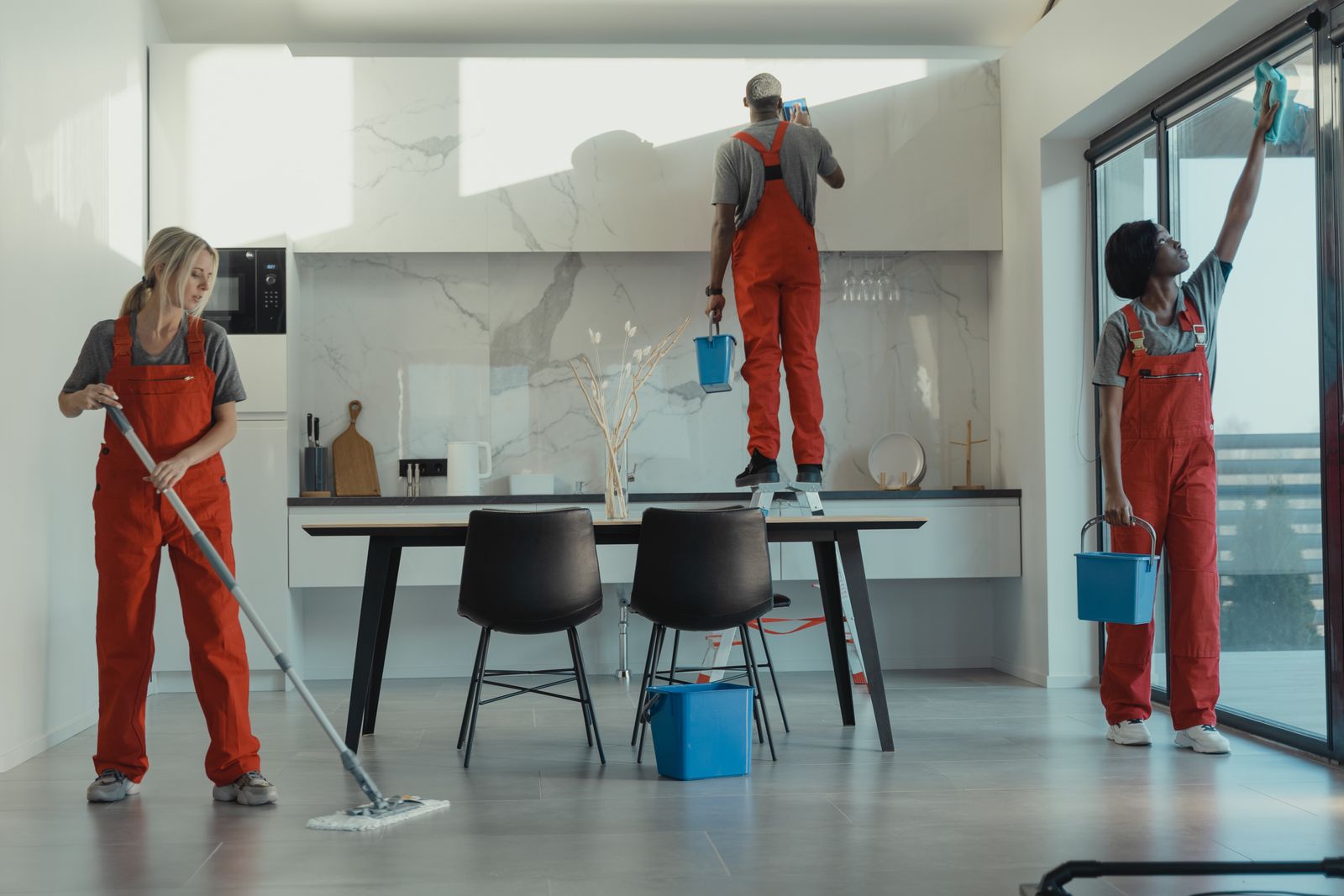 Deep kitchen cleaning